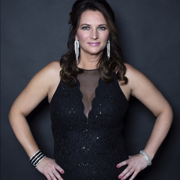 Meet your Posher, Sandy - Picture 1 of 1